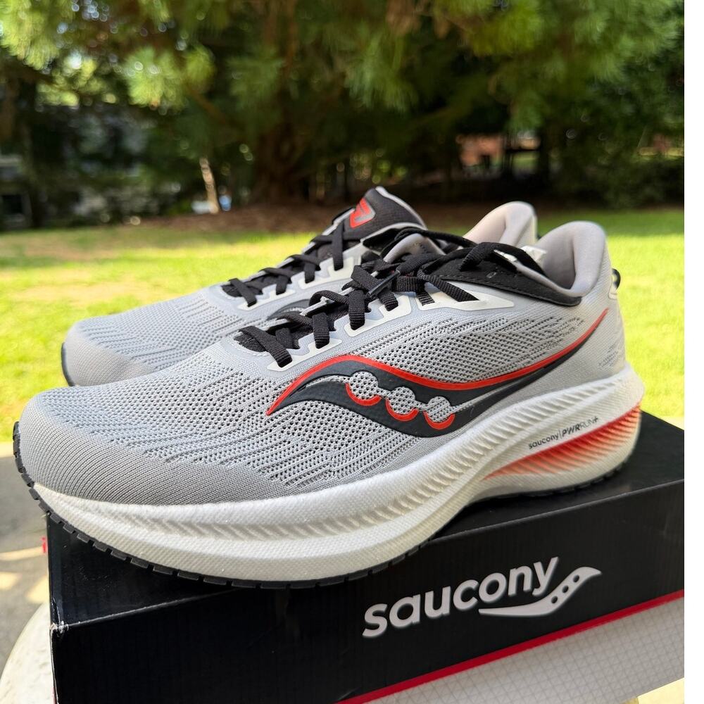 Saucony Triumph 21 Men's Size 12 NWT Premium Running Shoes Grey White Red Box - Picture 4 of 6